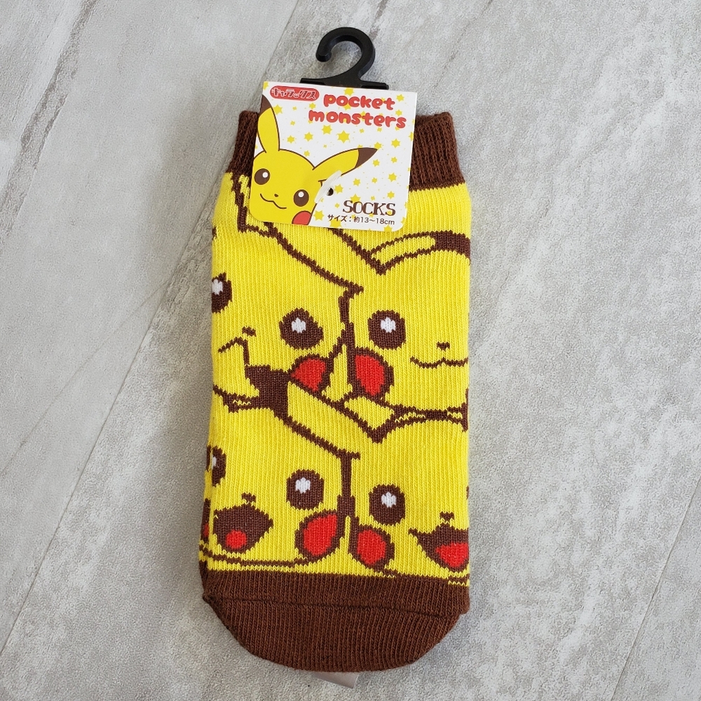 PIKACHU SOCKS Size 13-18cm